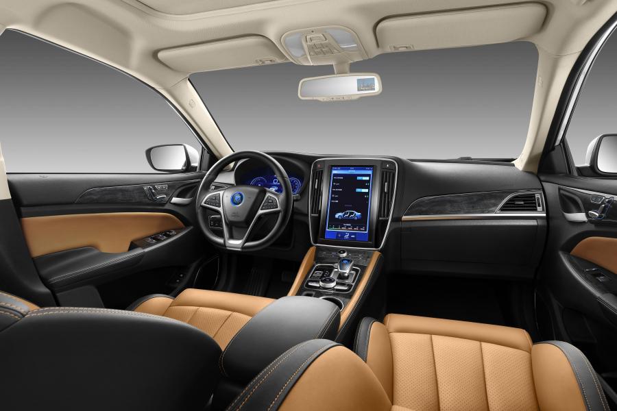 Торпедо BYD Qin EV450 2018 года  (фото 4 из 5)